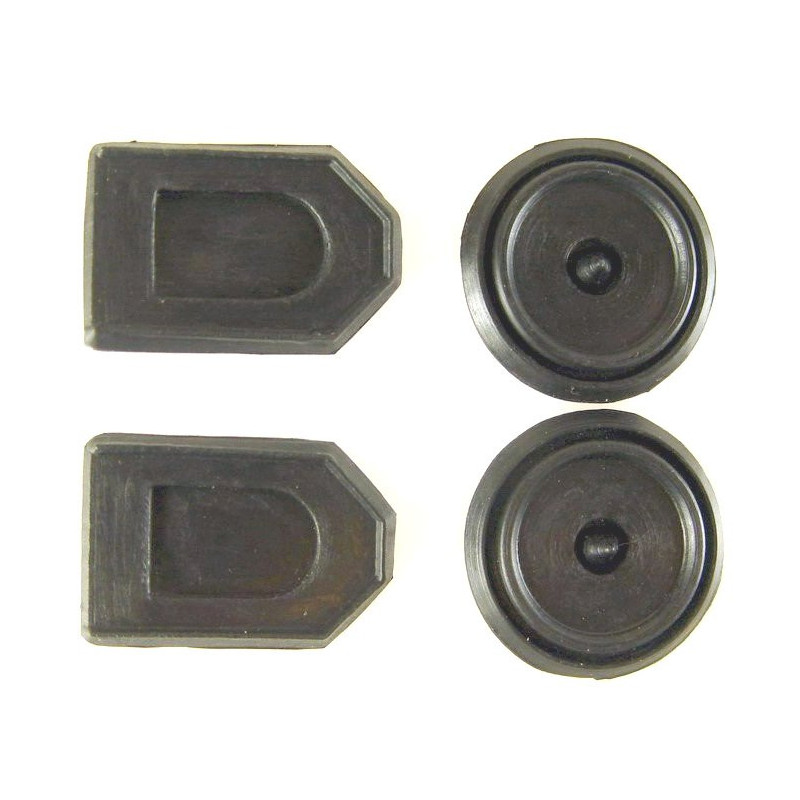 Rubber pads for boot lid hinges