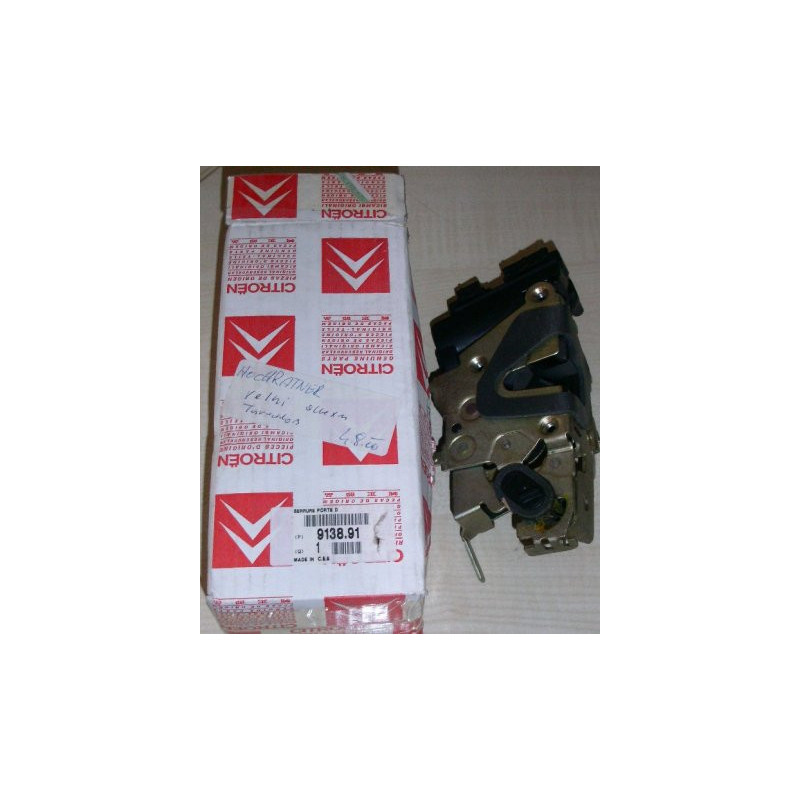 Door closing mechanism right rear