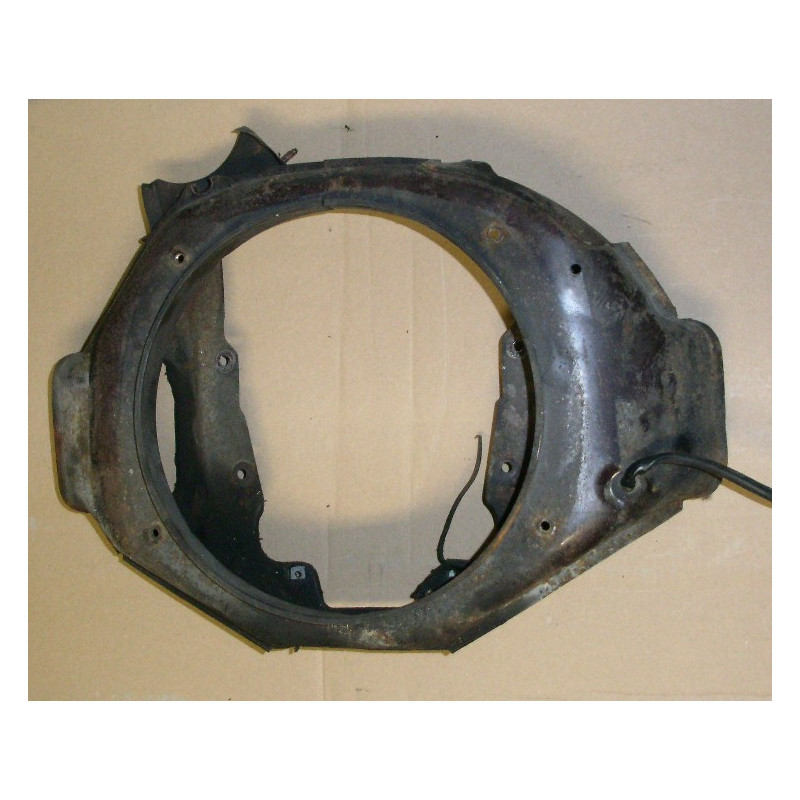 Engine fan case for drum brakes used