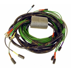 Mazo de cables traseros con luz de reversa