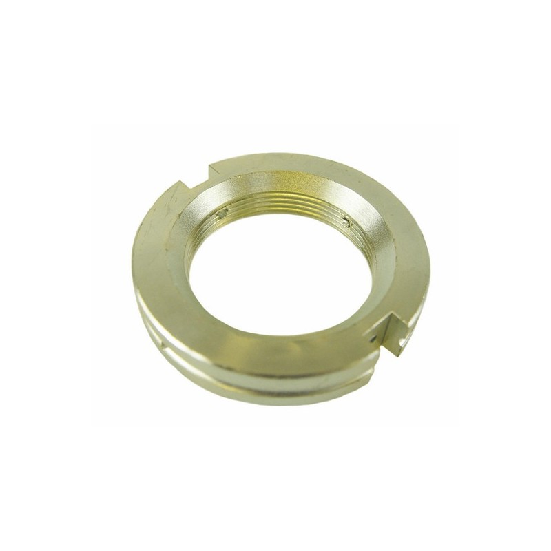 Mutter an Hinterachse